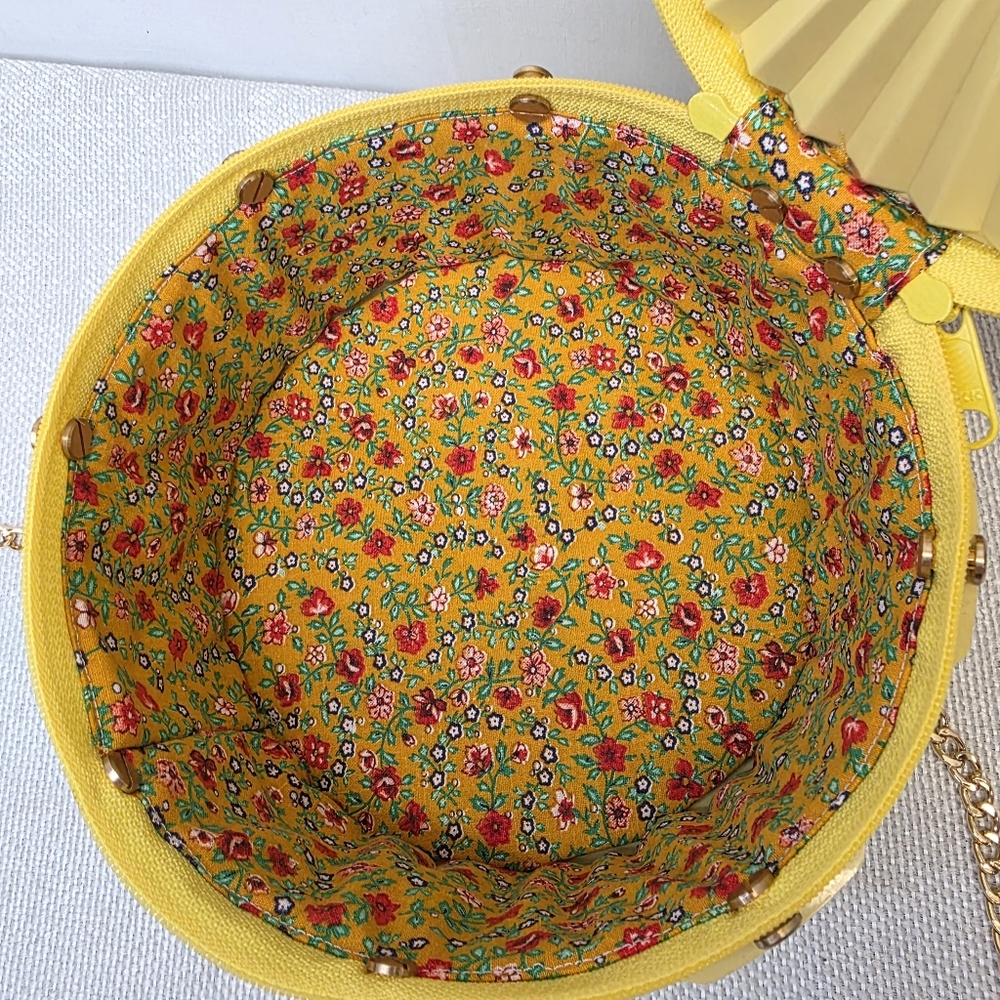 VINTAGE Tupperware Servalier Bowl Crossbody Bag | Upcycled Kitsch Yellow Purse - Picture 3 of 9